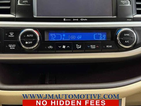Used 2017 Toyota Highlander Plus AWD/4WD image 37