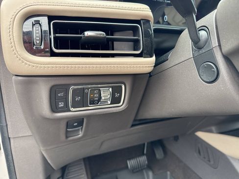 Used 2023 Lincoln Nautilus Reserve w/ Equipment Group 201A FWD image 26