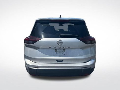 Used 2024 Nissan Rogue S FWD image 4