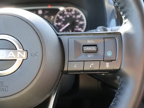 Used 2024 Nissan Pathfinder SL image 34