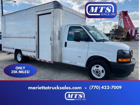 Used 2022 GMC Savana 3500 Extended w/ Power Convenience Package RWD image 1