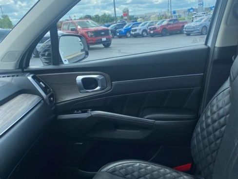 Used 2022 Kia Sorento SX Prestige image 23