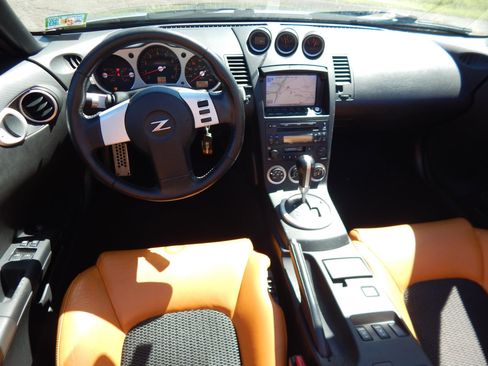 Used 2004 Nissan 350Z Touring image 24