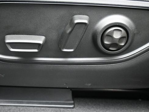 Used 2025 Jeep Grand Cherokee Altitude image 33