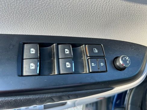 Used 2014 Toyota Highlander Limited Platinum FWD image 17