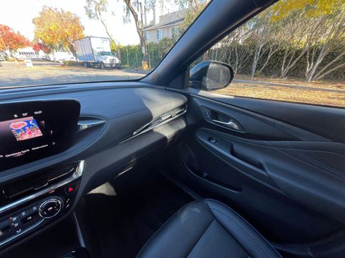 Used 2025 Buick Envista Sport Touring image 33