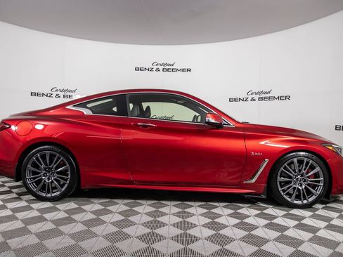 Used 2017 INFINITI Q60 Red Sport 400 RWD image 3