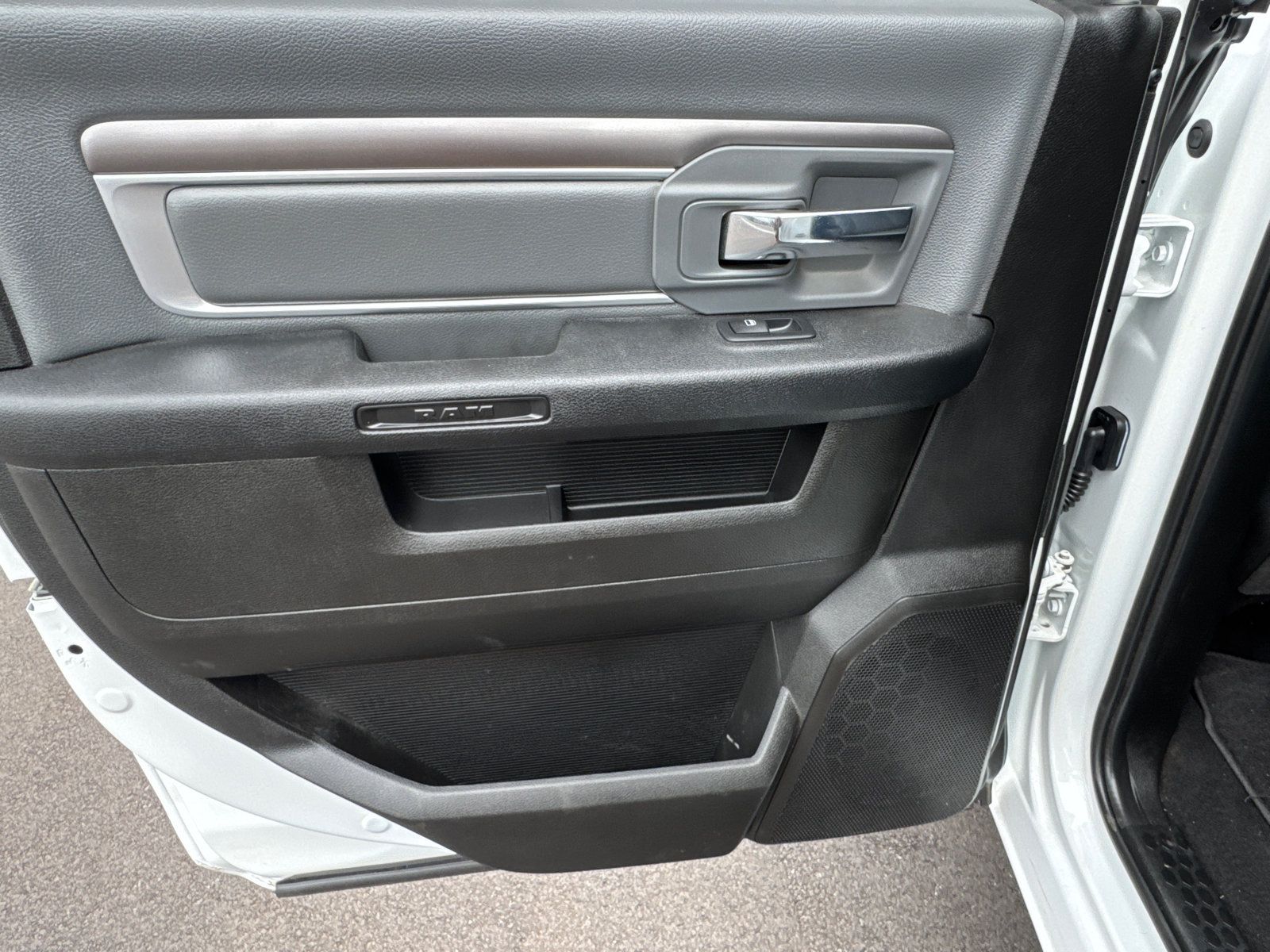 Used 2022 RAM 1500 Classic SLT w/ Electronics Group AWD/4WD image 22