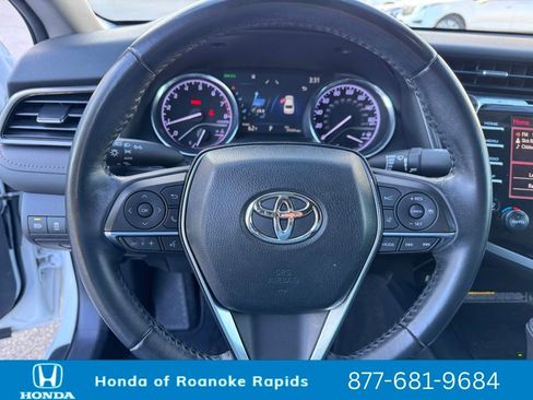 Used 2019 Toyota Camry XLE image 20