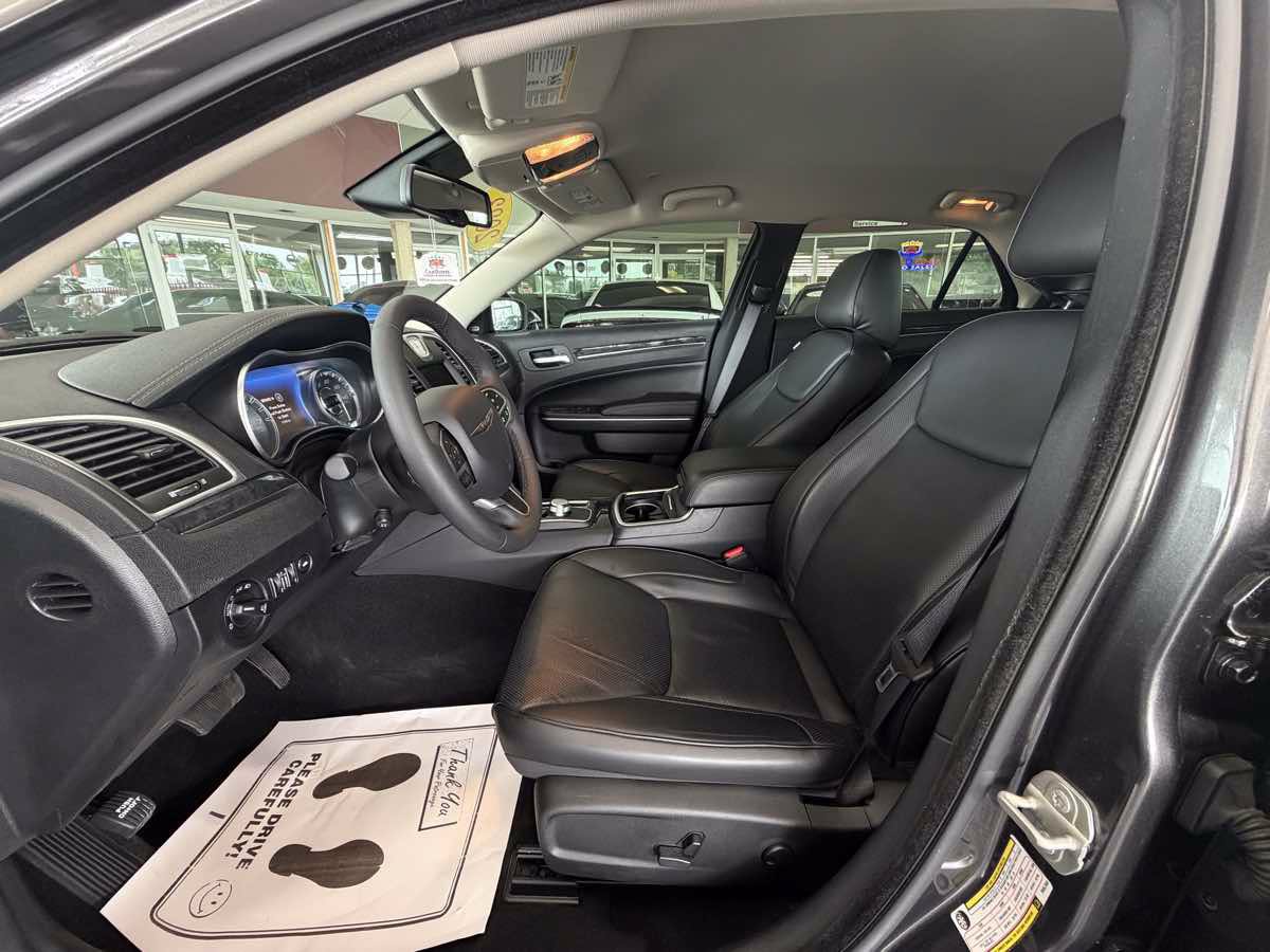 Used 2023 Chrysler 300 Touring L w/ Safetytec Plus Group RWD image 25