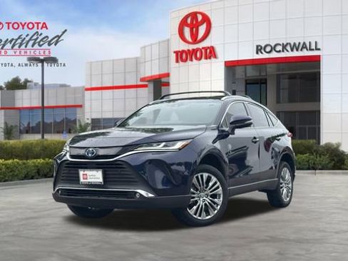 Used 2024 Toyota Venza XLE AWD/4WD image 1