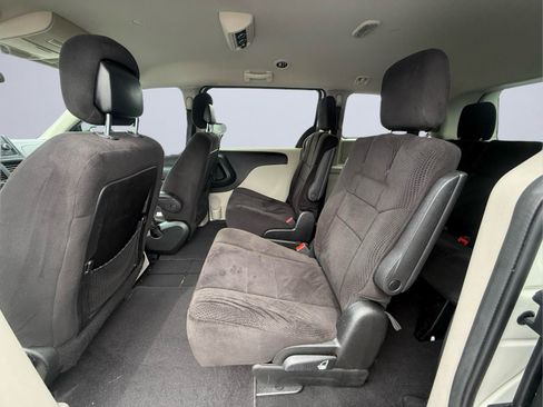 Used 2013 Dodge Grand Caravan SE FWD image 16