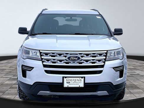 Used 2019 Ford Explorer XLT image 3