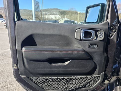 Used 2021 Jeep Wrangler Unlimited Rubicon w/ Xtreme Recon 35" Tire Package image 17