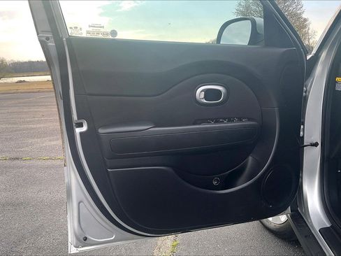Used 2018 Kia Soul image 18