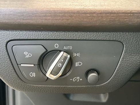 Certified 2025 Audi Q5 2.0T Premium image 11