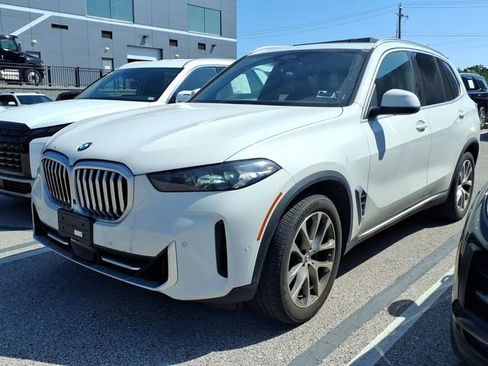 Used 2024 BMW X5 xDrive40i AWD/4WD image 1
