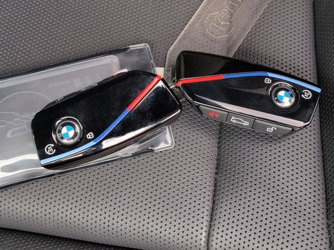 Used 2025 BMW M5 w/ Carbon Package AWD/4WD image 33
