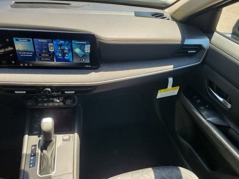 New 2026 Nissan Kicks SV w/ SV Premium Package FWD image 18