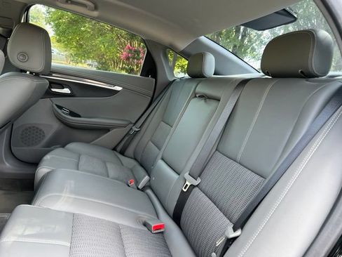 Used 2016 Chevrolet Impala LT w/ Convenience Package FWD image 17