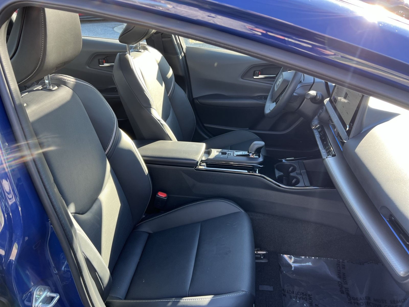 Used 2025 Toyota Prius XLE AWD/4WD image 26