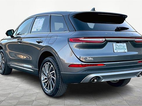 Used 2025 Lincoln Corsair Reserve image 13