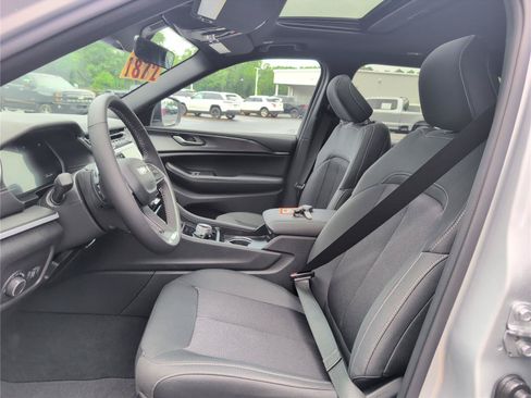 New 2026 Jeep Grand Cherokee L Laredo RWD image 17