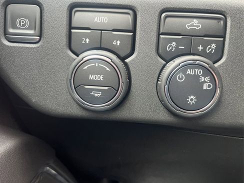 Used 2023 Chevrolet Silverado 1500 LT w/ Convenience Package II image 18