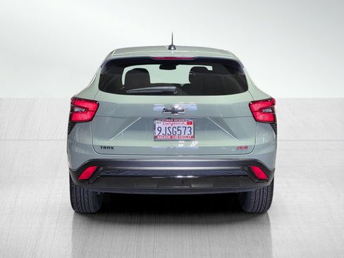 Used 2024 Chevrolet Trax RS FWD image 6