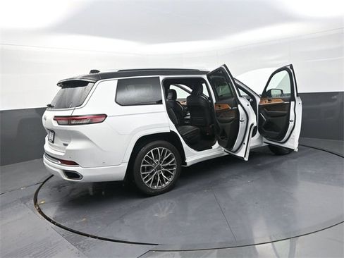 Used 2023 Jeep Grand Cherokee L Summit image 31