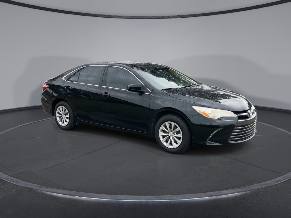Used 2016 Toyota Camry LE FWD image 2