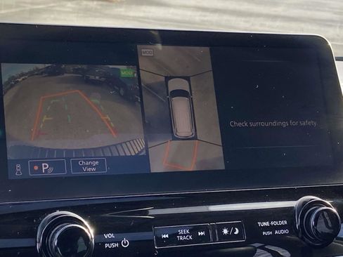 Used 2021 Nissan Armada Platinum image 21