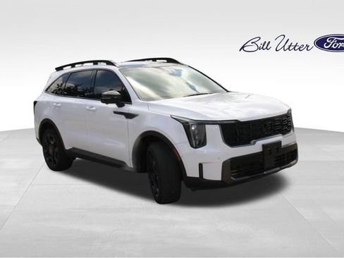 Used 2024 Kia Sorento SX AWD/4WD image 3