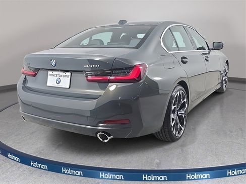 Used 2025 BMW 330i xDrive Sedan w/ Premium Package image 6