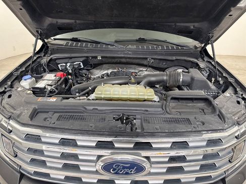 Used 2021 Ford Expedition Max Limited image 18