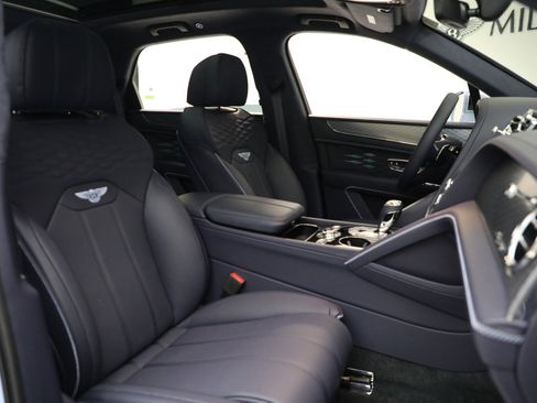 New 2025 Bentley Bentayga image 25