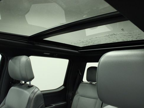 Used 2024 Ford F150 Lightning Lariat image 10