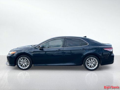 Certified 2020 Toyota Camry XLE w/ Sunroof Package FWD image 4