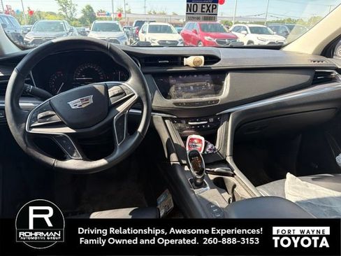 Used 2017 Cadillac XT5 Luxury w/ Driver Awareness Package AWD/4WD image 10