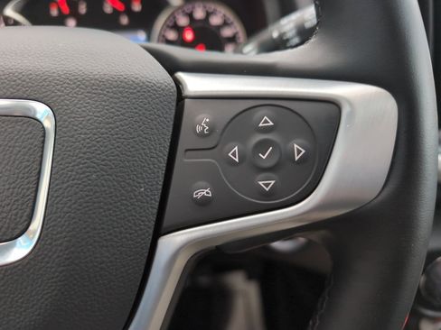 Used 2024 GMC Terrain SLT w/ Infotainment Package II image 22