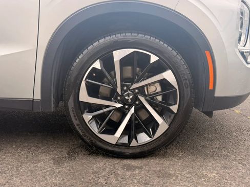 Used 2024 Mitsubishi Outlander FWD image 30