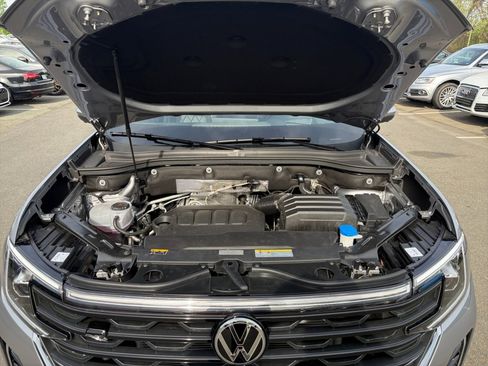 Used 2025 Volkswagen Atlas SEL Premium R-Line AWD/4WD image 16