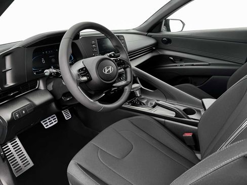 Certified 2025 Hyundai Elantra Sport image 27