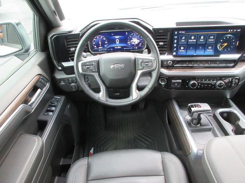 Certified 2025 Chevrolet Silverado 1500 LT Trail Boss w/ Convenience Package II AWD/4WD image 17