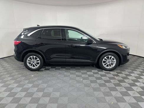 Used 2021 Ford Escape SE image 8