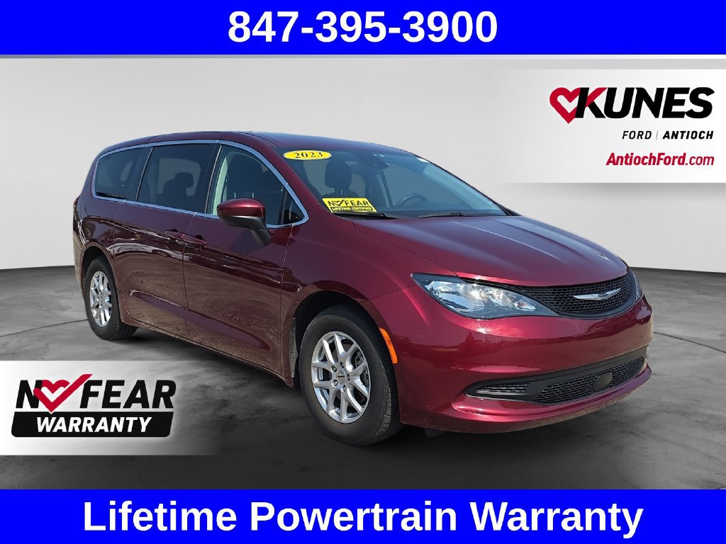 Used 2023 Chrysler Voyager LX FWD image 1