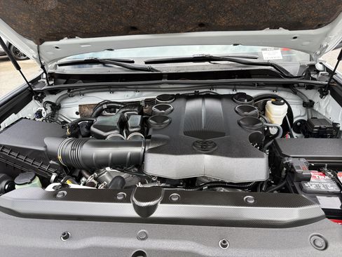Certified 2024 Toyota 4Runner SR5 RWD image 22