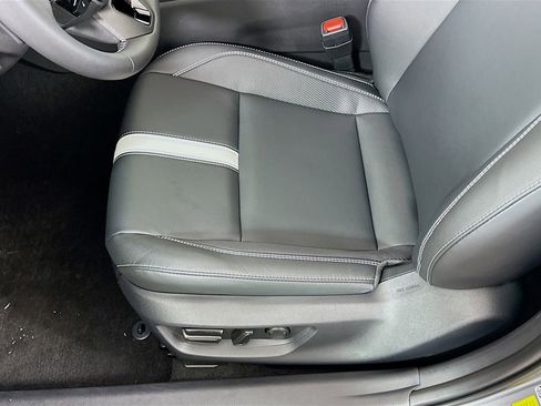 Used 2025 Toyota Camry SE image 20