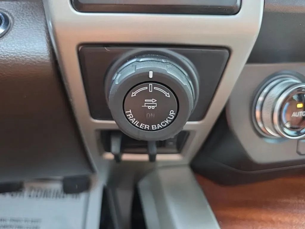 Used 2019 Ford F150 King Ranch w/ Equipment Group 601A Luxury AWD/4WD image 33