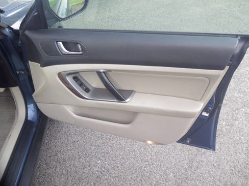 Used 2008 Subaru Outback 2.5i Limited L.L. Bean AWD/4WD image 33